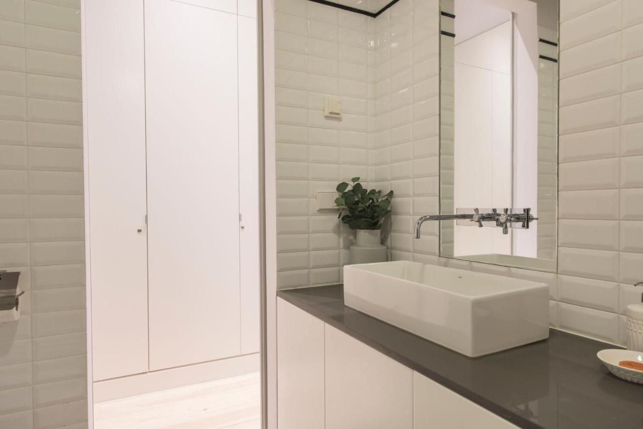 Lovelystay - 3 Bedroom Downtown Wonderwall ลิสบอน ภายนอก รูปภาพ